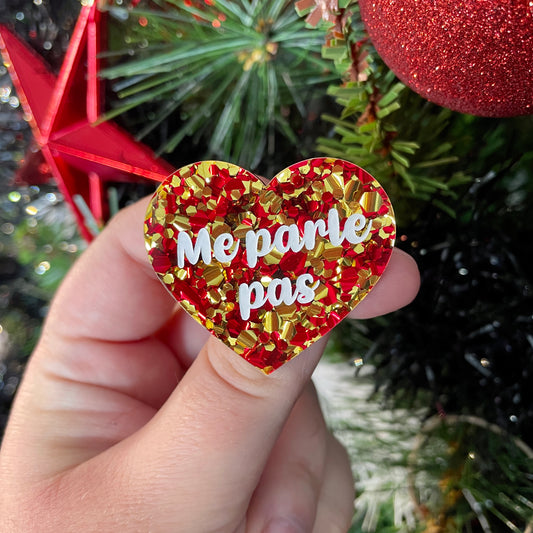 Broche "Me parle pas" en acrylique à gros confettis rouges et jaunes