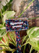 Charger l&#39;image dans la galerie, [CONTRÔLE TECHNIQUE] Pic à plante &quot;Mauvaise graine&quot; en acrylique à confettis multicolores