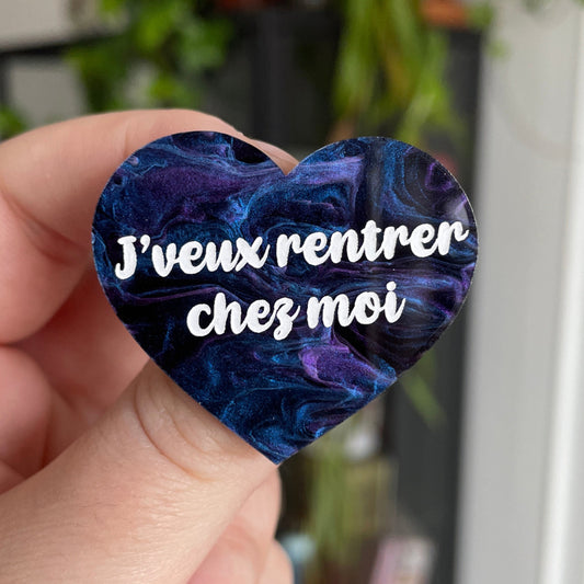 Broche "J'veux rentrer chez moi" en acrylique marbrée noire, bleue et violette