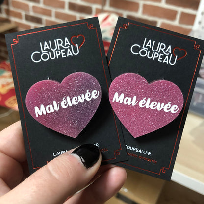 Broche "Mal élevée" en acrylique japonaise rose à paillettes