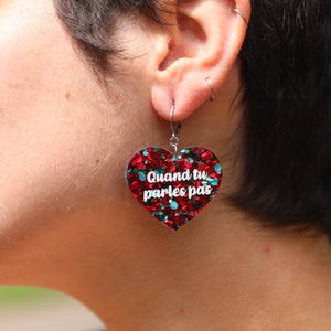 Boucles d'oreilles "J'aime bien" / "Quand tu parles pas" en acrylique à gros confettis rouges et turquoise