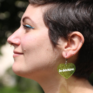 Boucles d'oreilles "Honnêtement" / "Je déchire" en acrylique transparente verte à paillettes