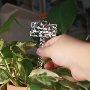 [CONTRÔLE TECHNIQUE] Pic à plante "Ta mère la photosynthèse" en acrylique transparente avec des éclats de confettis argentés