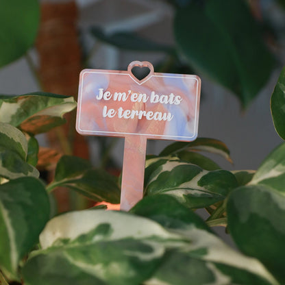 [CONTRÔLE TECHNIQUE] Pic à plante "Je m'en bats le terreau" en acrylique marbrée corail, bleue, blanche et dorée