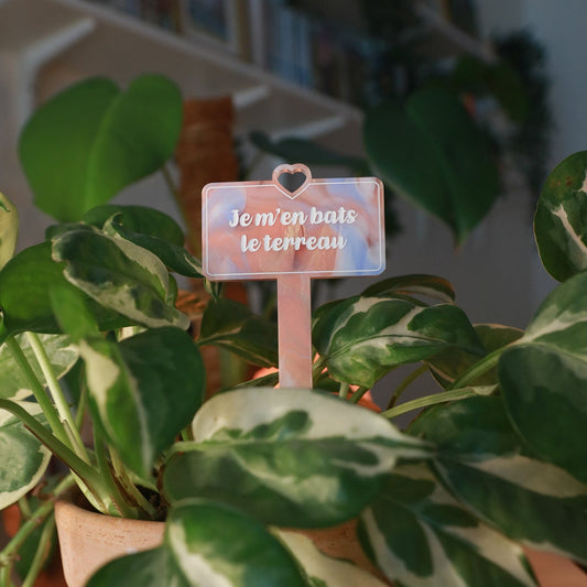[CONTRÔLE TECHNIQUE] Pic à plante "Je m'en bats le terreau" en acrylique marbrée corail, bleue, blanche et dorée