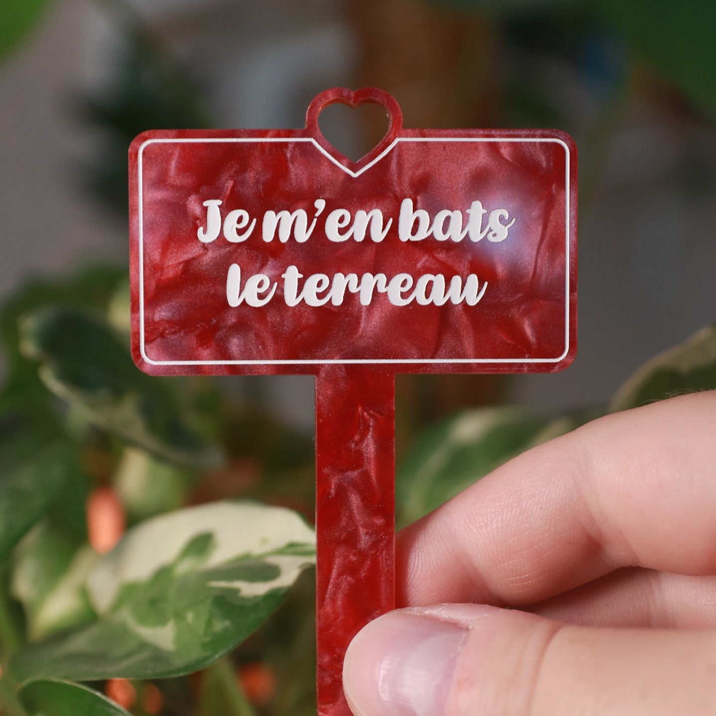 Pic à plante "Je m'en bats le terreau" en acrylique marbrée rouge